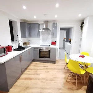 https://entire-flat-with-5-sleeps-a-travel-cot-entertainment.bournemouth-hotels.org